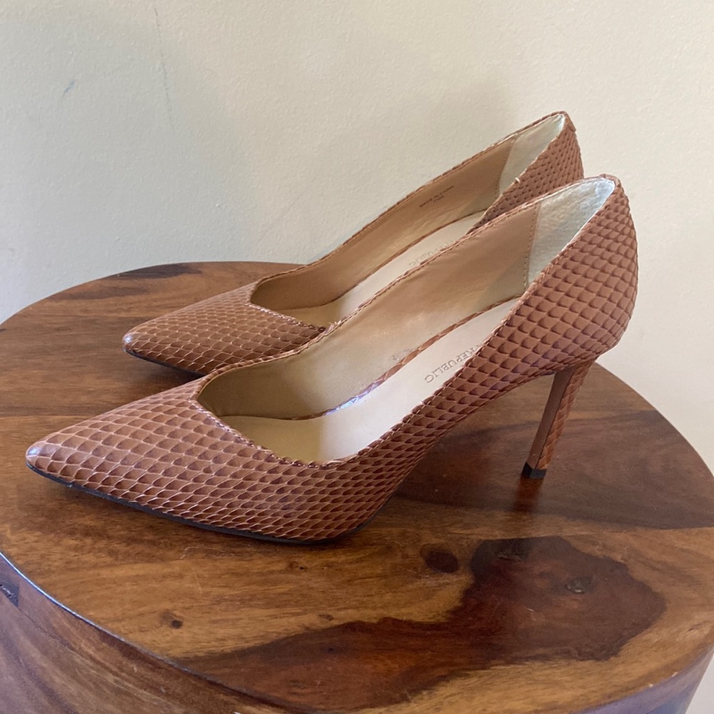 Banana Republic brown heels size 7,5